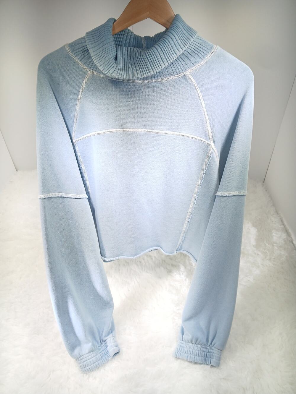 Aerie New Heights Turtleneck Cropped Pullover Sweatshirt Light Blue- Size Small